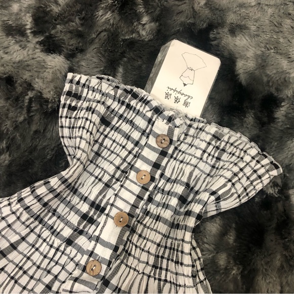 PLAID BLACK AND WHITE CROPPED STRAPLESS BANDEAU RUFFLE TOP - Picture 2 of 5